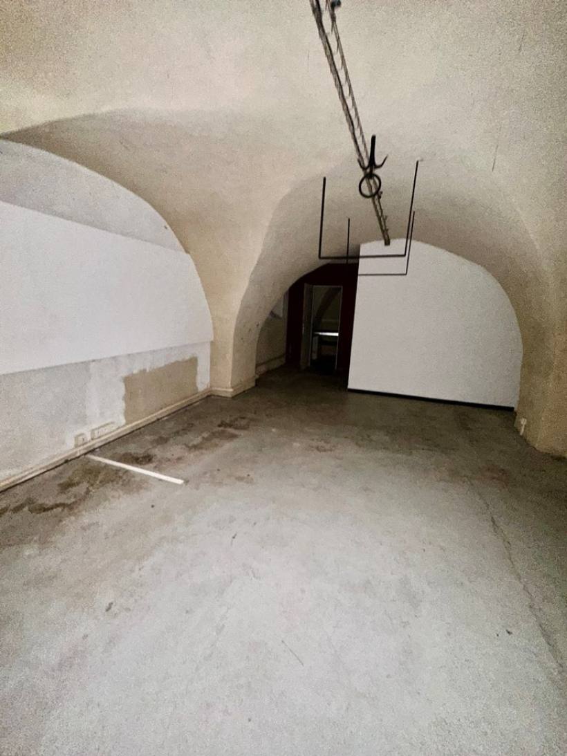 Local 75m² ECUSSON