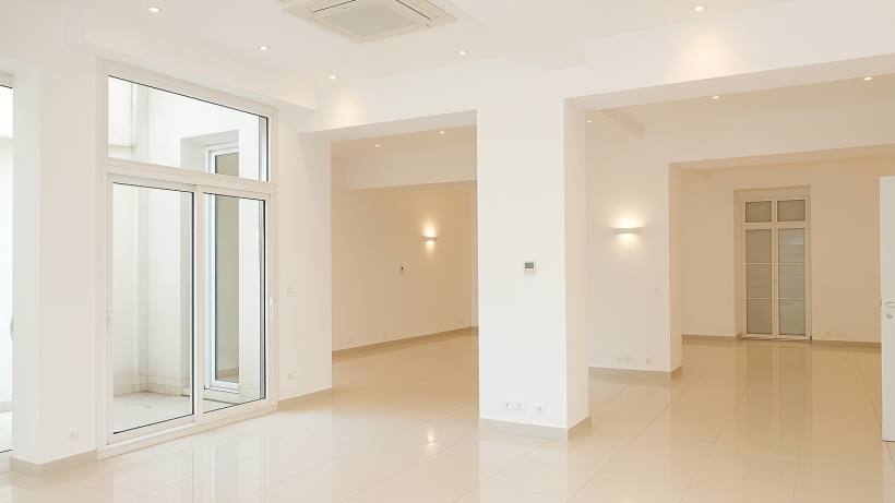 IMMEUBLE DES BUREAUX