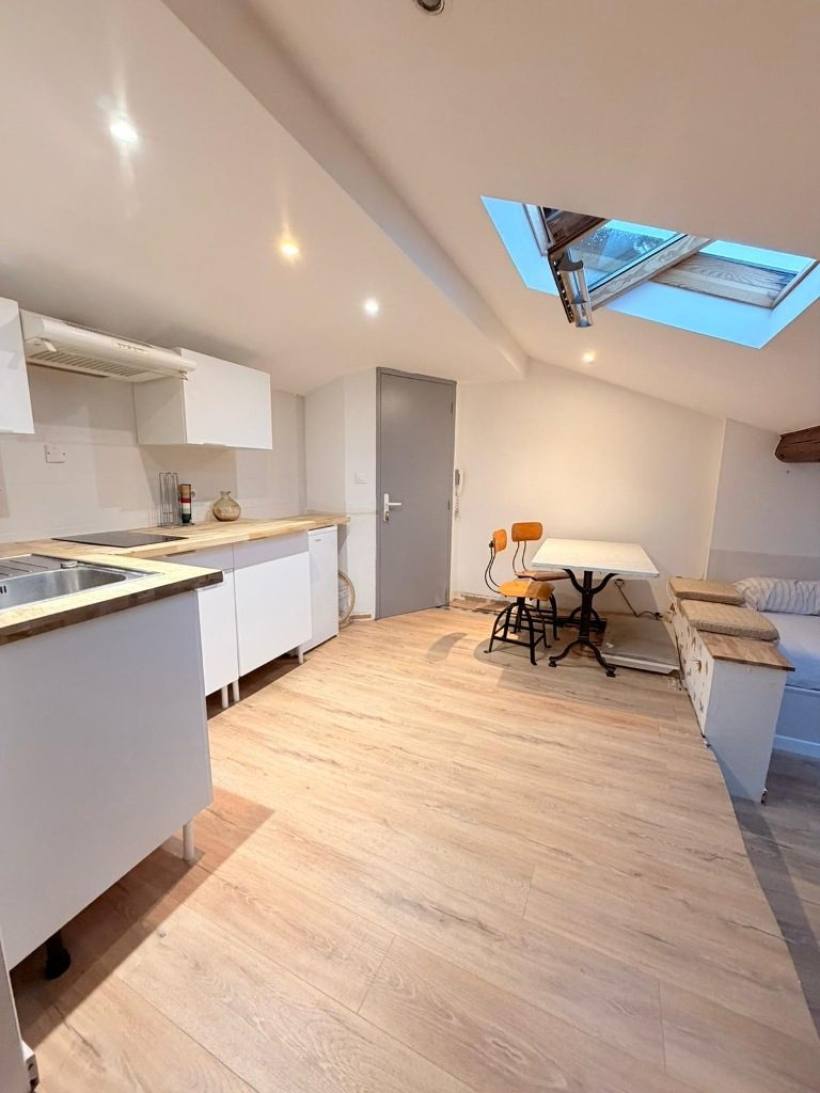APPARTEMENT CENTRE location 3eme etage