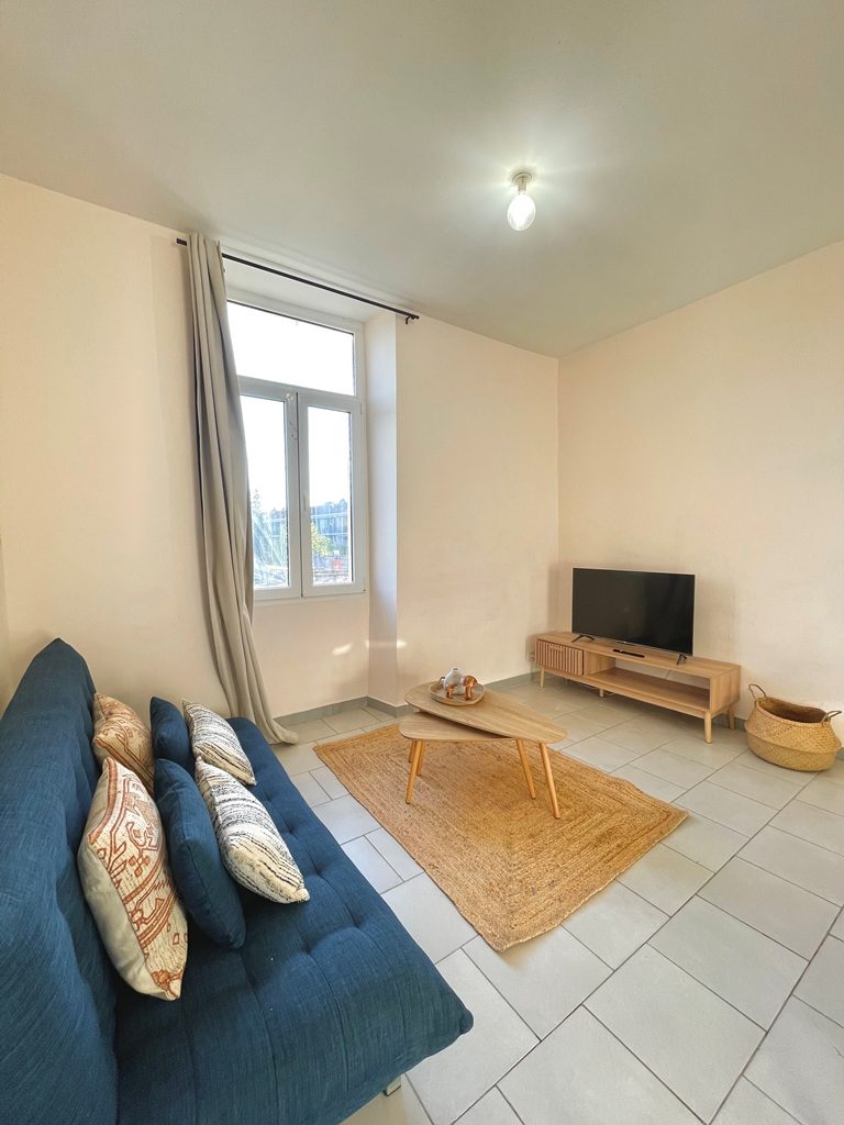 Location Chambre 10m² centre Nimes