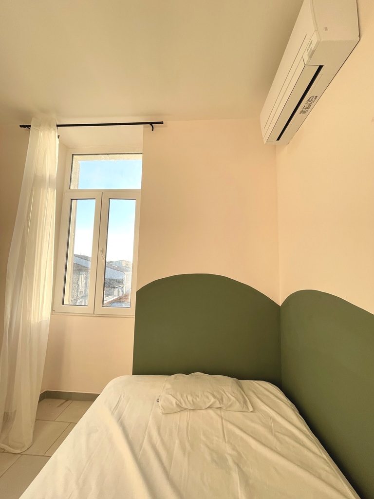 Location Chambre 10m² centre Nimes