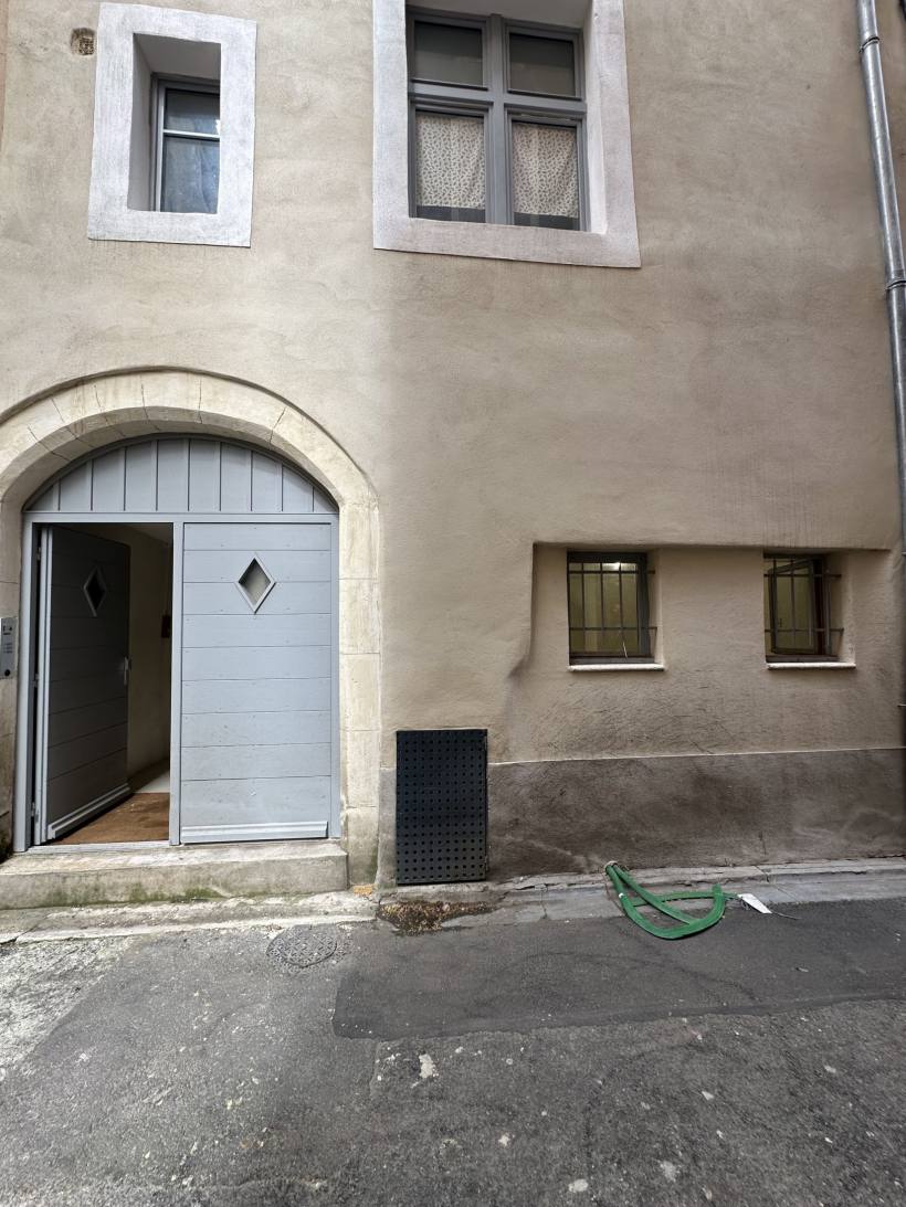 Vente local 7m² Ecusson