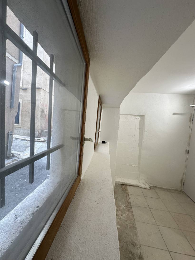 Vente local 7m² Ecusson