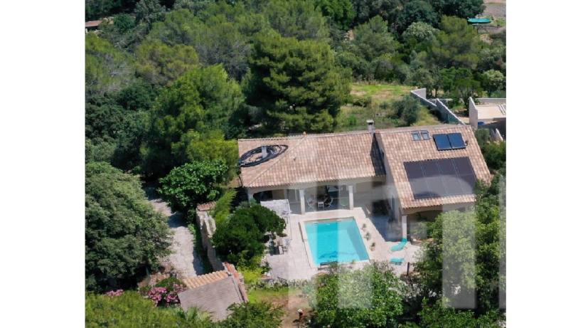 Nîmes, Villa + 2 gîtes et maison à finir