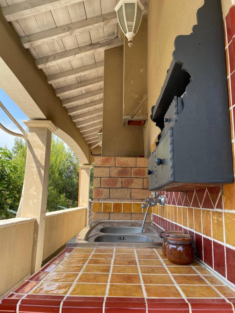 Nîmes, Villa + 2 gîtes et maison à finir