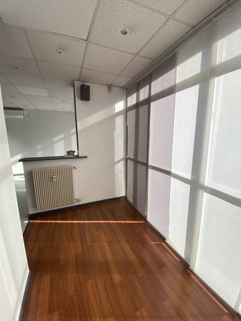 À LOUER, Local professionnel 80 m², Avenue Georges Pompidou, Nîmes